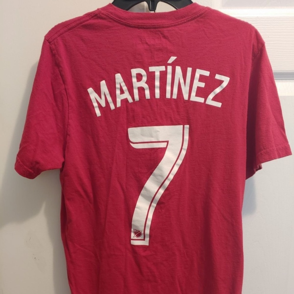 ADIDAS Martinez ATLANTA UNITED MLS #7 Name and Number Red Jersey T-Shirt